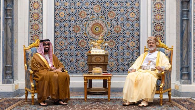 مشاورات بين سلطان عُمان وطحنون بن زايد خلال زيارته إلى مسقط