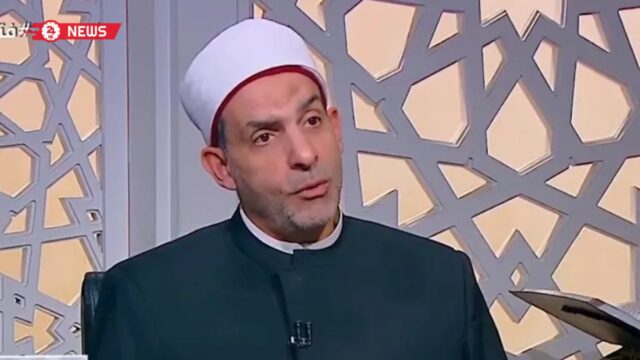 أمين الفتوى يبيّن حكم قراءة الإمام للبسملة جهرًا أو سرًّا