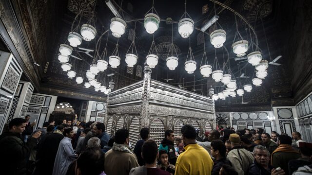 مصر.. الطرق الصوفية تحيي ذكرى “قدوم رأس الإمام الحسين” إلى القاهرة