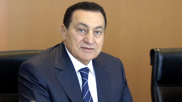 علاء مبارك يستذكر والده ويوجه التحية للجيش بمناسبة ذكرى حرب أكتوبر