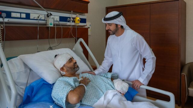 حمدان بن محمد يزور طيار “فلاي دبي” ويشيد بشجاعته