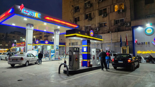 مصر تنفي زيادة أسعار الوقود وشائعات نقص أسطوانات البوتاجاز