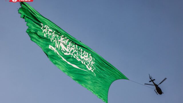 السعودية.. إصابة شخصين وأضرار بمبانٍ ومركبات جراء سقوط شظايا صاروخين