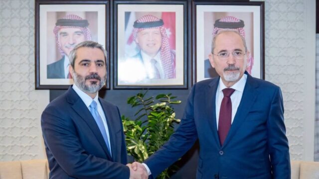 دمشق وعمان “تشكلان لجنة أمنية مشتركة” للتحقيق في الضربات الأردنية