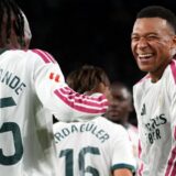 مبابي يحسم الكلاسيكو لريال مدريد بهدفين ويحرم برشلونة من رقم قياسي جديد