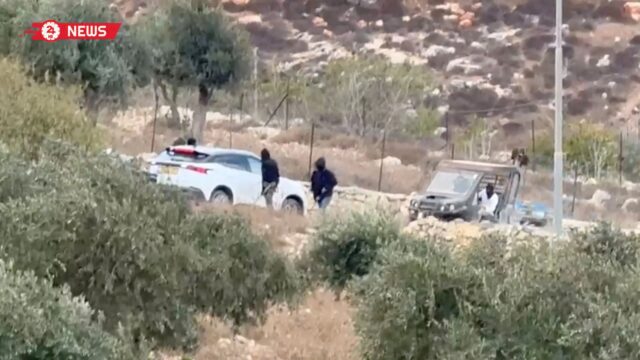 مستوطنون يعتدون على دبلوماسيين أوروبيين في الضفة الغربية